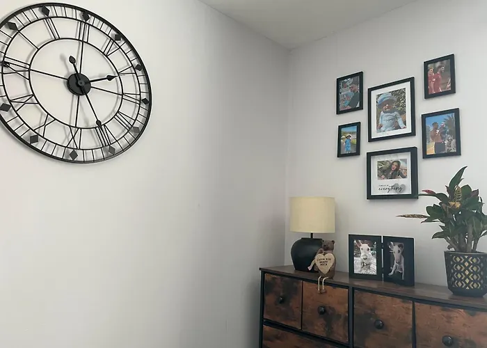 Cosy Home From Home With Private Bathroom - Free Parking